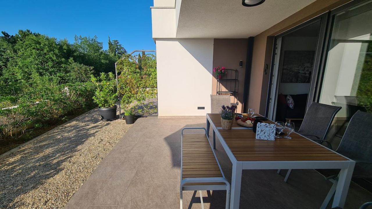 Vila Primorka Apartmani Oleander Šilo Eksteriør billede