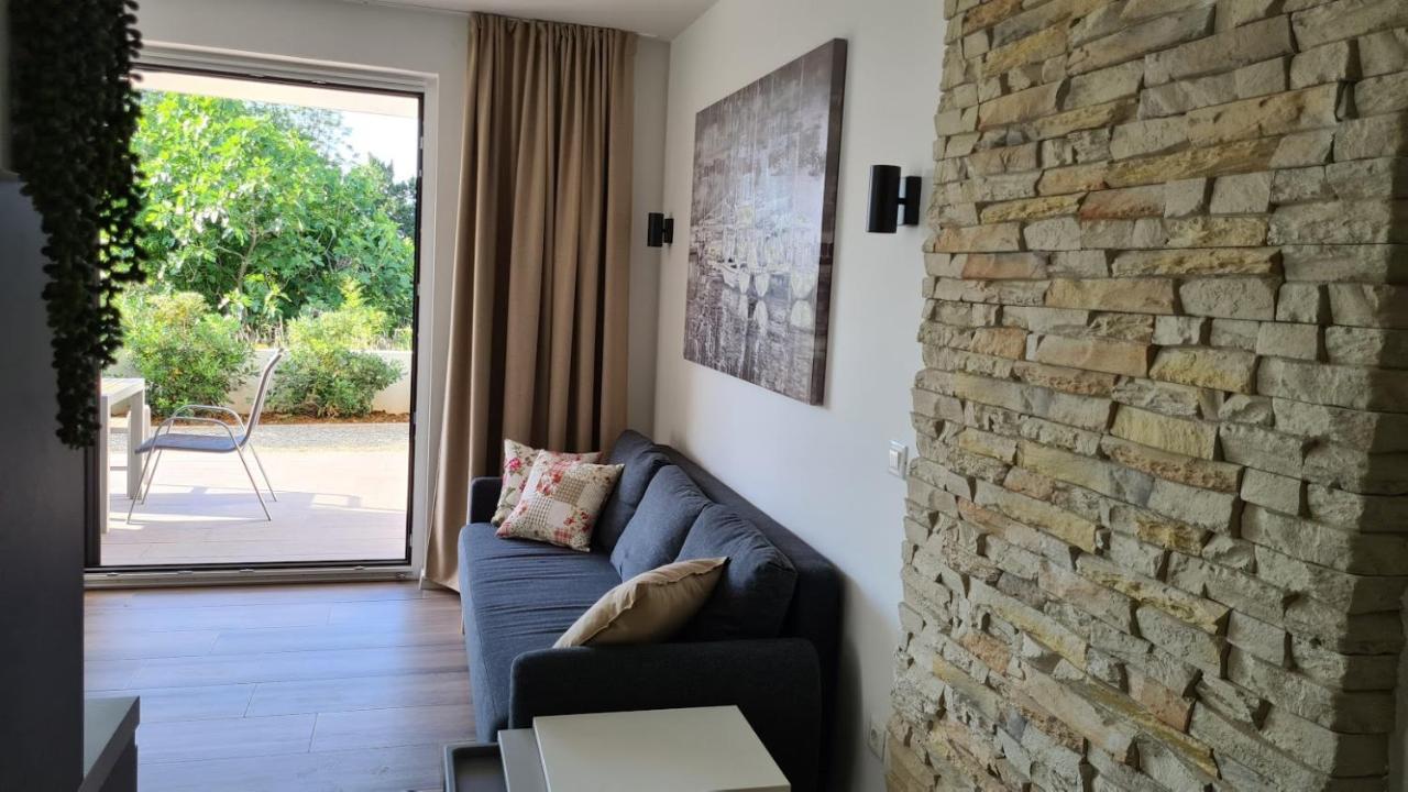 Vila Primorka Apartmani Oleander Šilo Eksteriør billede