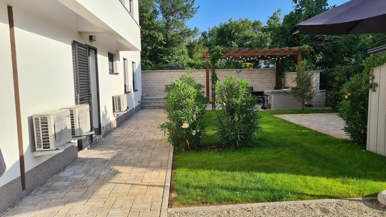 Vila Primorka Apartmani Oleander Šilo Eksteriør billede
